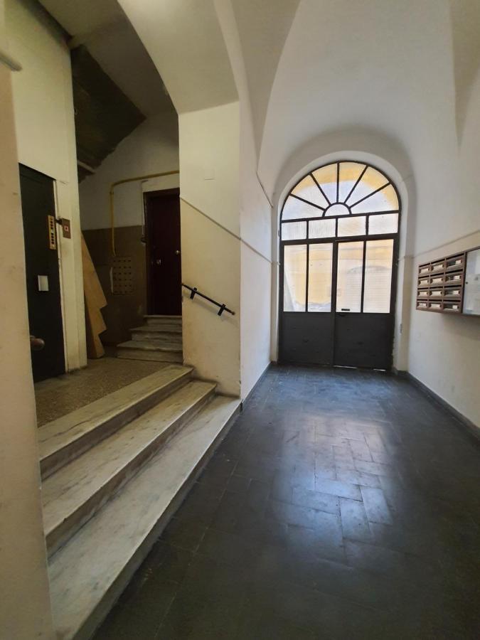 Casa Vacanza Colosseo Whole Holiday Home Apartment Da Pamino & Priscilla Rome Exterior photo